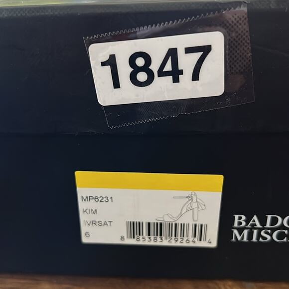 Badgley Mischka Kim Mesh Tulle Back  Bow Block Heel Wedding Ivory NEW Size 6 - Picture 10 of 10